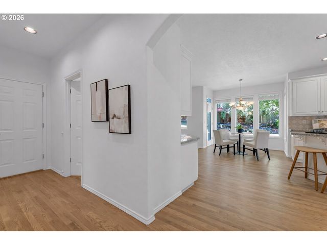 2250 RIVER HEIGHTS Cir, West Linn, OR 97068