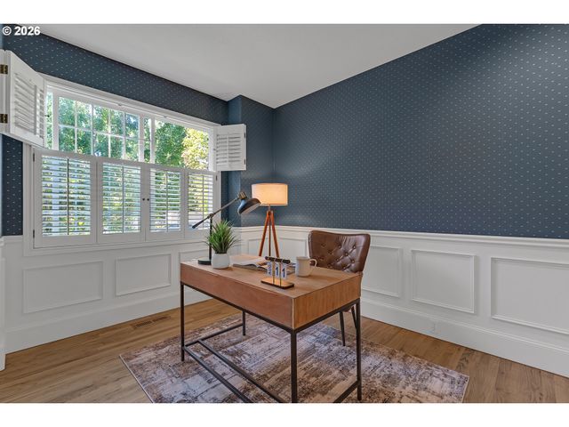 2250 RIVER HEIGHTS Cir, West Linn, OR 97068