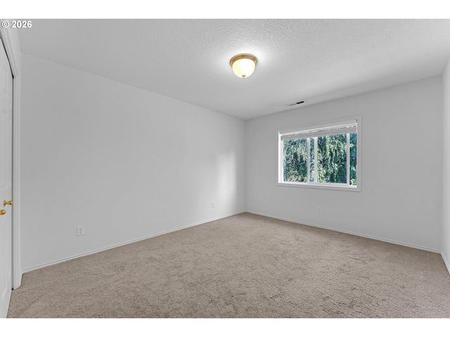 2250 RIVER HEIGHTS Cir, West Linn, OR 97068