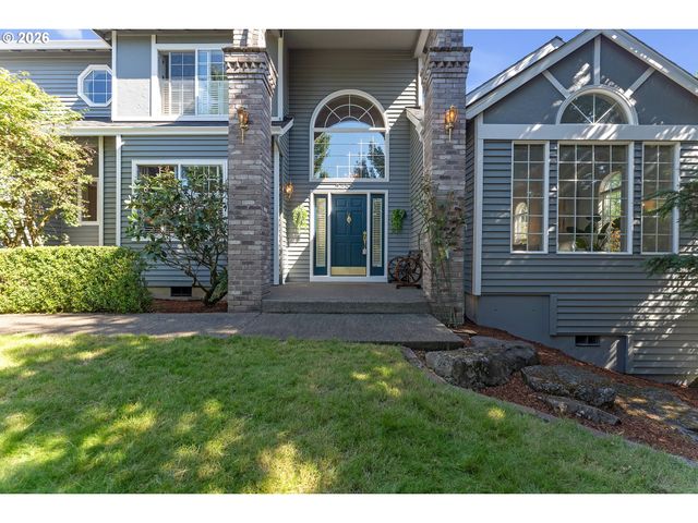 2250 RIVER HEIGHTS Cir, West Linn, OR 97068
