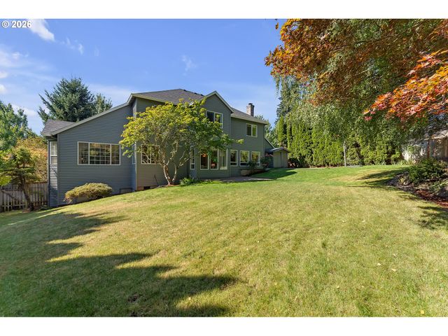 2250 RIVER HEIGHTS Cir, West Linn, OR 97068