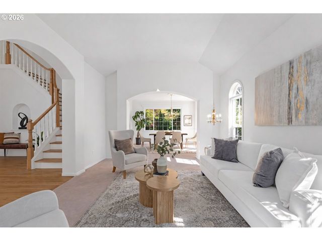 2250 RIVER HEIGHTS Cir, West Linn, OR 97068