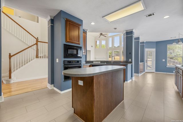 10515 Wind Walker, Helotes, TX 78023