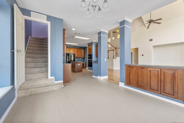 10515 Wind Walker, Helotes, TX 78023
