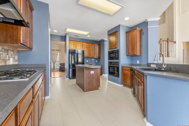 10515 Wind Walker, Helotes, TX 78023