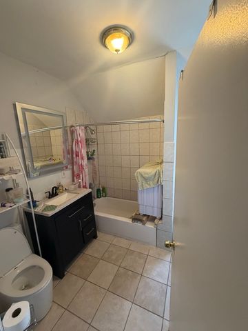 7009 S Perry Avenue, Chicago, IL 60621