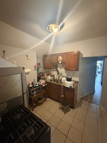 7009 S Perry Avenue, Chicago, IL 60621