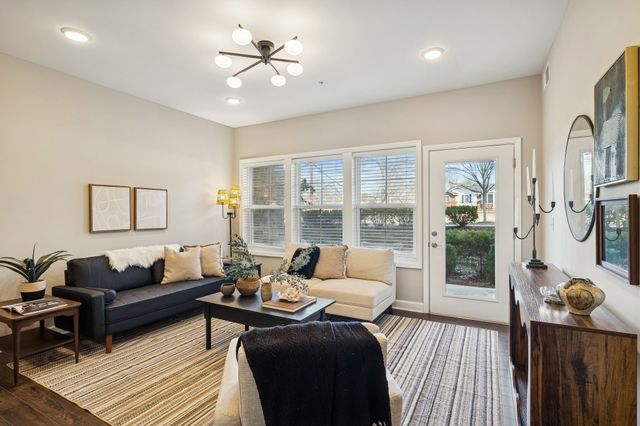 7487 Highway 70 S Apt 101, Nashville, TN 37221