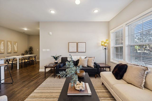 7487 Highway 70 S Apt 101, Nashville, TN 37221