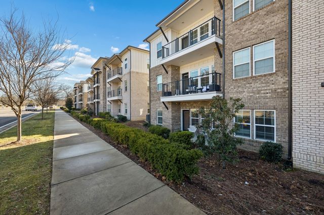7487 Highway 70 S Apt 101, Nashville, TN 37221