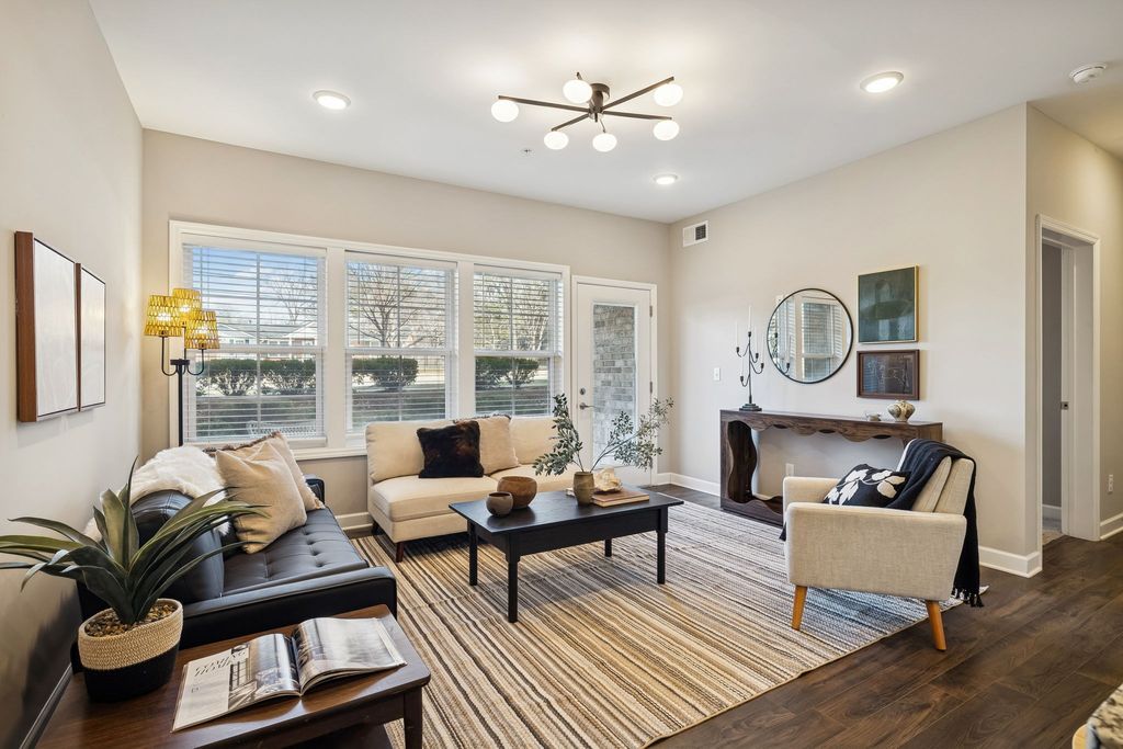 7487 Highway 70 S Apt 101, Nashville, TN 37221