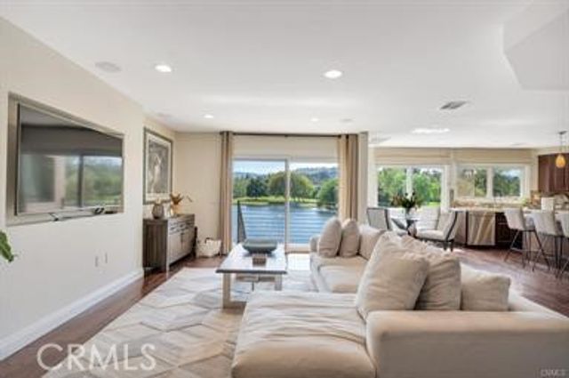 4645 Park Mirasol, Calabasas, CA 91302