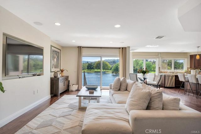 4645 Park Mirasol, Calabasas, CA 91302