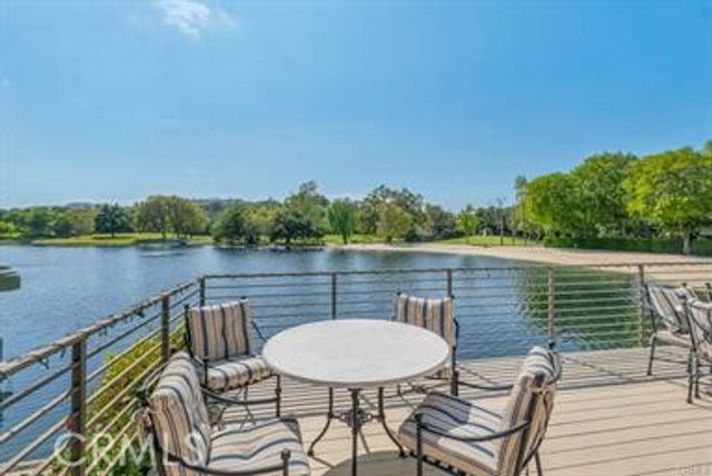 4645 Park Mirasol, Calabasas, CA 91302