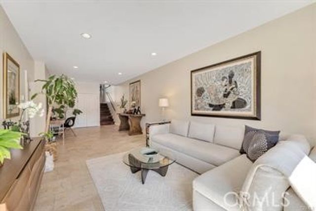 4645 Park Mirasol, Calabasas, CA 91302
