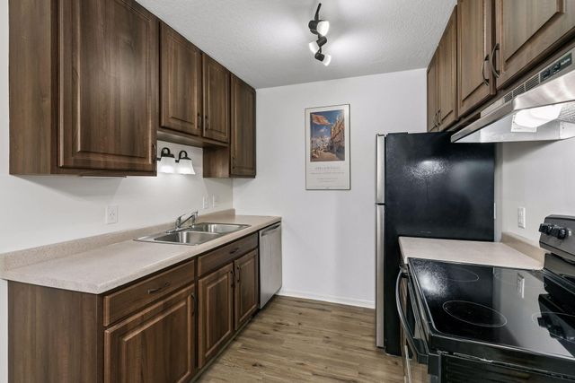 14630 Garrett Avenue 401, Apple Valley, MN 55124