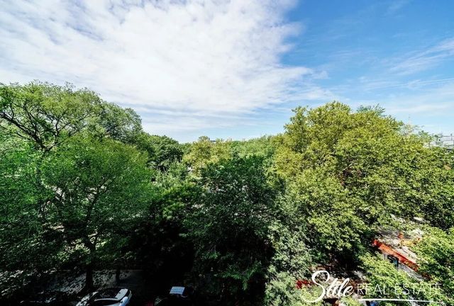 151 AVE B, New York City, NY 10009