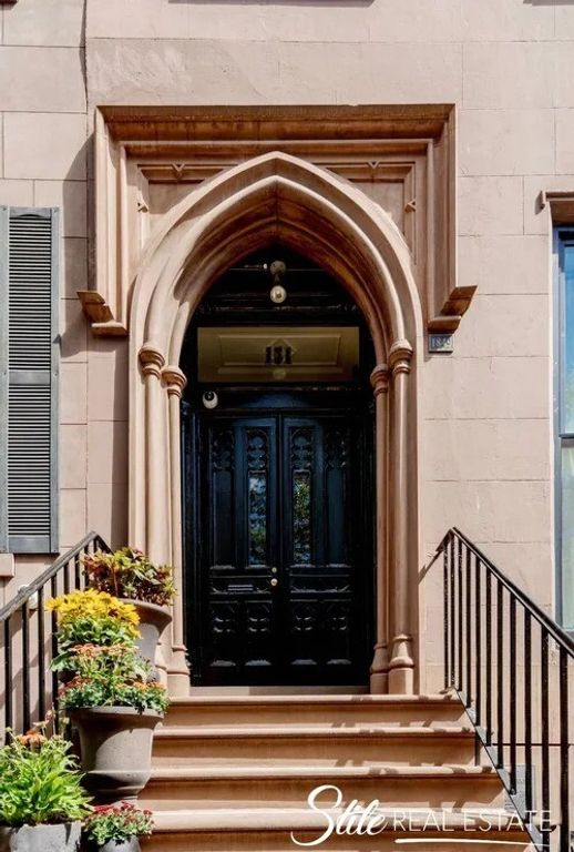 151 AVE B, New York City, NY 10009