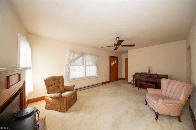 1152 Melvin DR, Portsmouth, VA 23701