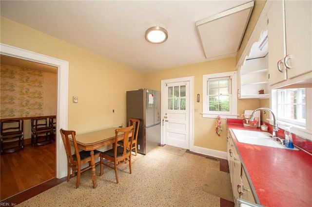 1152 Melvin DR, Portsmouth, VA 23701