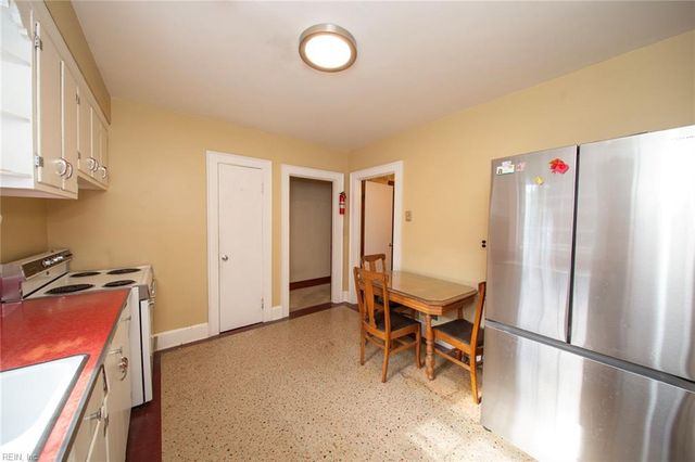 1152 Melvin DR, Portsmouth, VA 23701