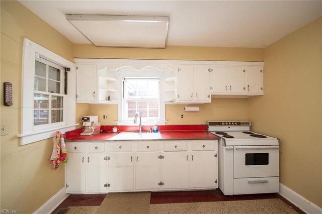 1152 Melvin DR, Portsmouth, VA 23701