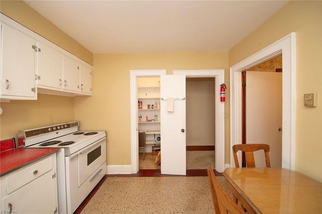 1152 Melvin DR, Portsmouth, VA 23701