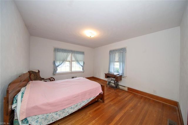 1152 Melvin DR, Portsmouth, VA 23701