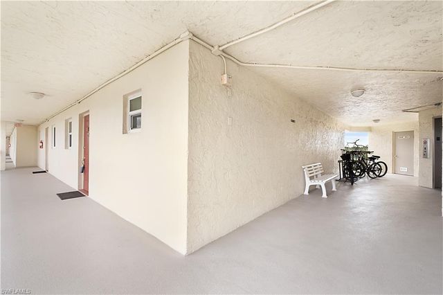 4380 27th CT SW 406, Naples, FL 34116