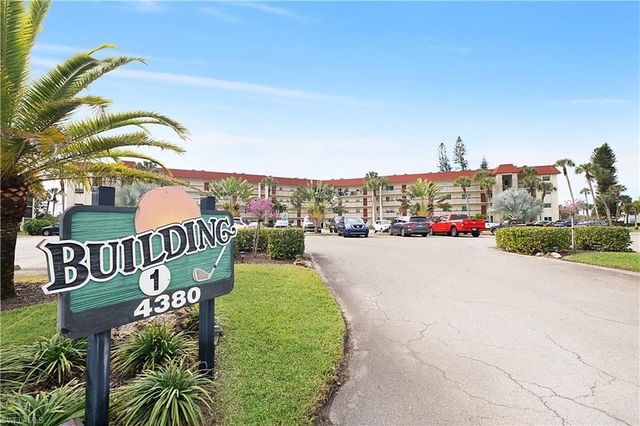 4380 27th CT SW 406, Naples, FL 34116