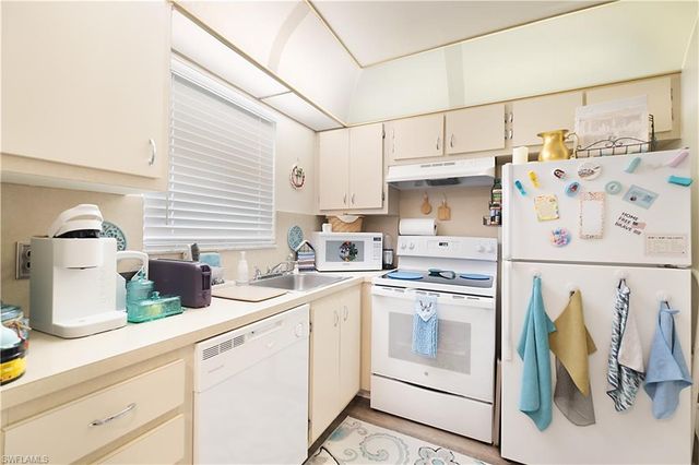 4380 27th CT SW 406, Naples, FL 34116