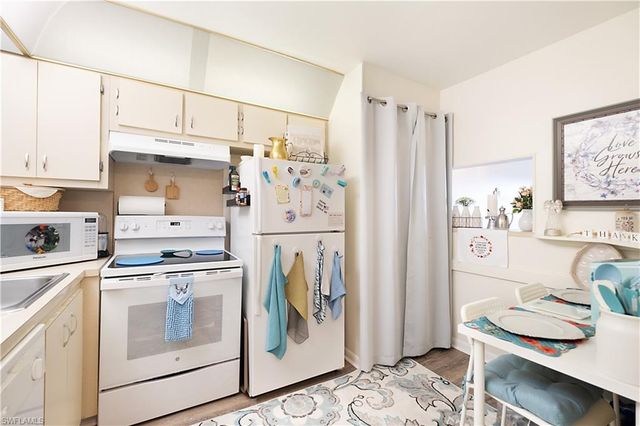 4380 27th CT SW 406, Naples, FL 34116