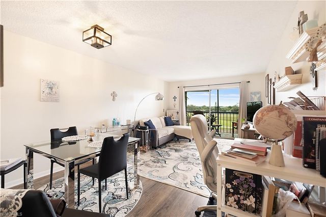 4380 27th CT SW 406, Naples, FL 34116