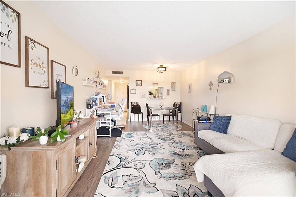 4380 27th CT SW 406, Naples, FL 34116