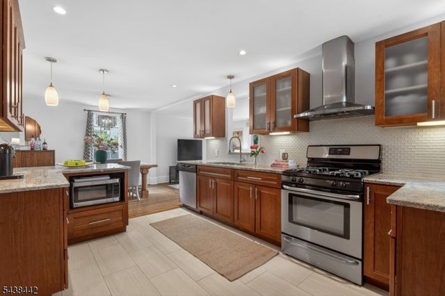 14 Gray St, Montclair Twp., NJ 07042