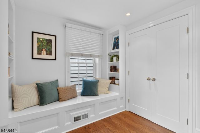 14 Gray St, Montclair Twp., NJ 07042