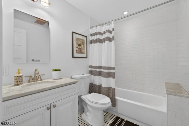 14 Gray St, Montclair Twp., NJ 07042
