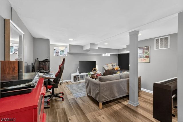 14 Gray St, Montclair Twp., NJ 07042