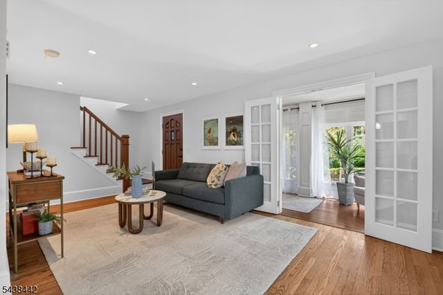 14 Gray St, Montclair Twp., NJ 07042