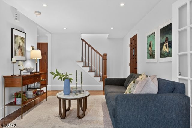 14 Gray St, Montclair Twp., NJ 07042