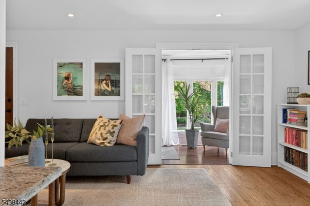 14 Gray St, Montclair Twp., NJ 07042