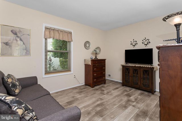 114 CANDLELIGHT CT, Columbus, NJ 08022