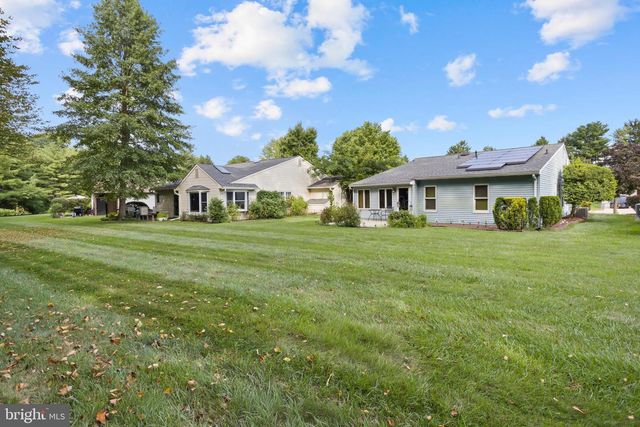 114 CANDLELIGHT CT, Columbus, NJ 08022