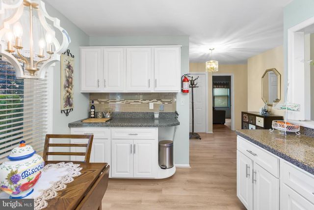 114 CANDLELIGHT CT, Columbus, NJ 08022