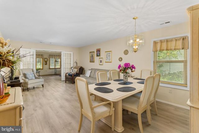 114 CANDLELIGHT CT, Columbus, NJ 08022