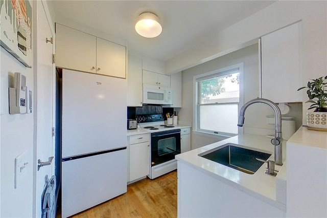 364 Bellevue Avenue 5A, Newport, RI 02840