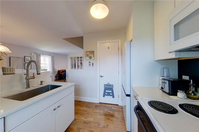 364 Bellevue Avenue 5A, Newport, RI 02840