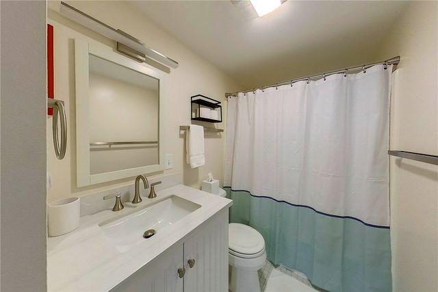 364 Bellevue Avenue 5A, Newport, RI 02840