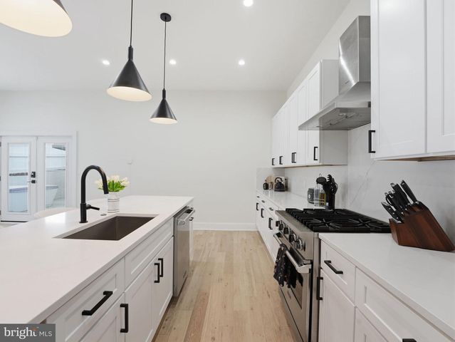 5921 2ND PL NW, Washington, DC 20011