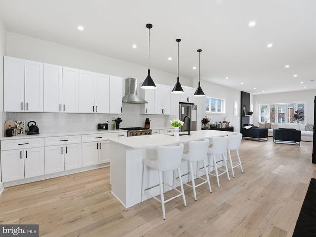 5921 2ND PL NW, Washington, DC 20011